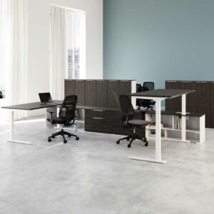 Standing desk, escritorio elevable directivo con credenza ofiplan, escritorio altura ajustable.